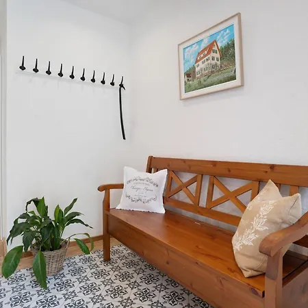 Pauline Apartment *